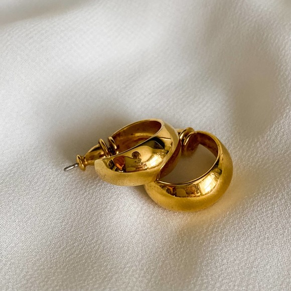VTG Gold Small Wide Hoop Earrings - Picture 2 of 7